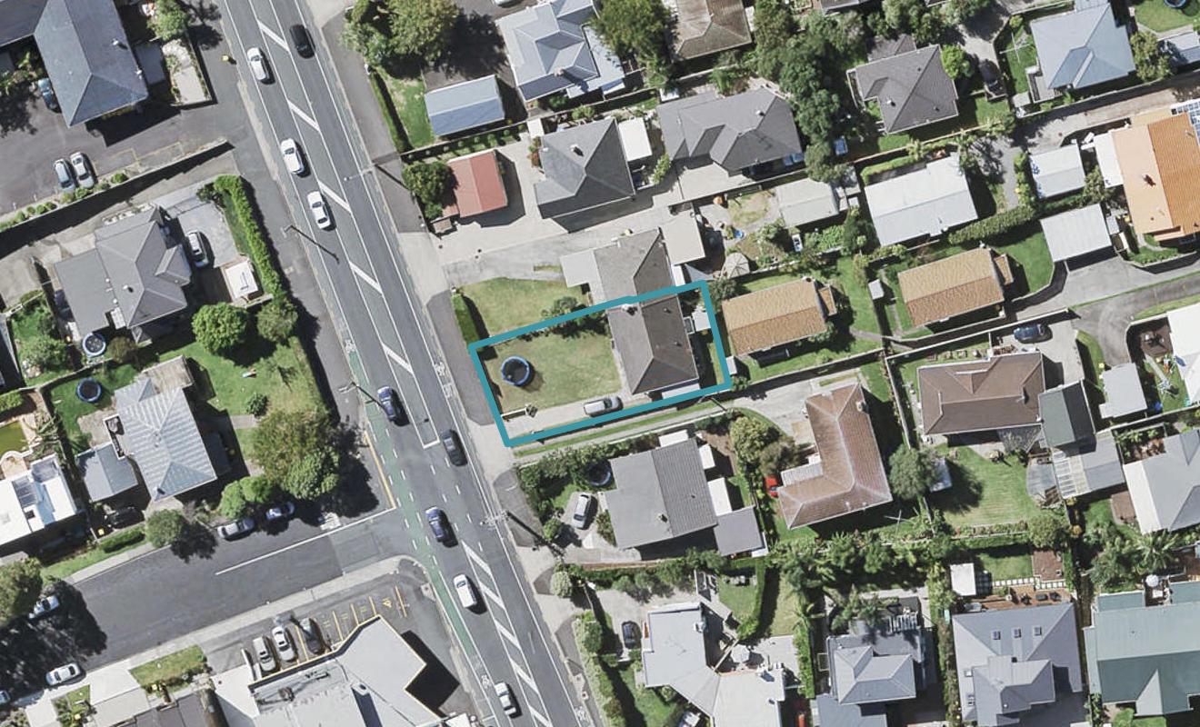 92 Lake Road, Narrow Neck, Auckland - Carousel 1