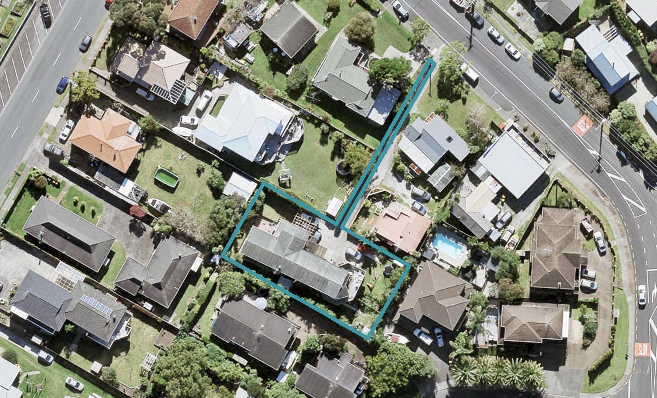 2/1006 Beach Road, Torbay, Auckland - Carousel 1