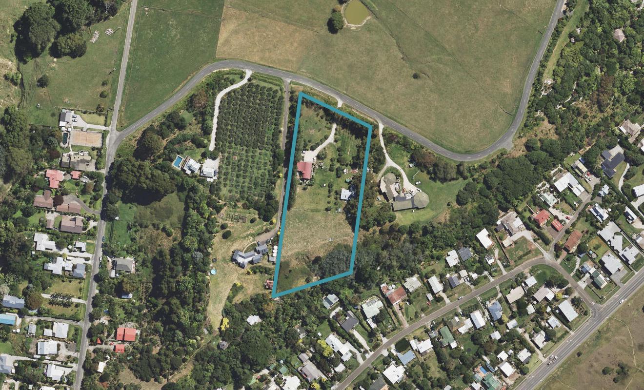 17 Winifred Street, Okitu, Gisborne - Carousel 1