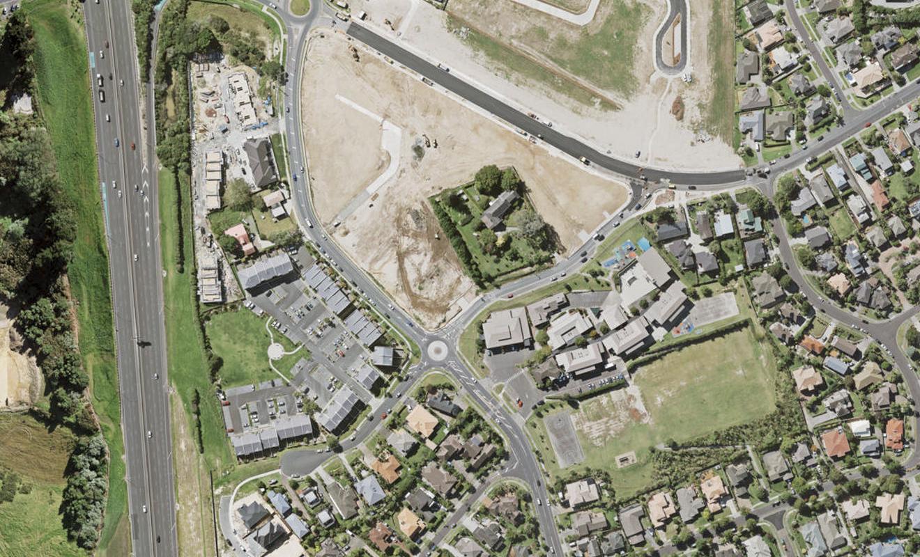 53 Spencer Road, Oteha, Auckland - Carousel 1