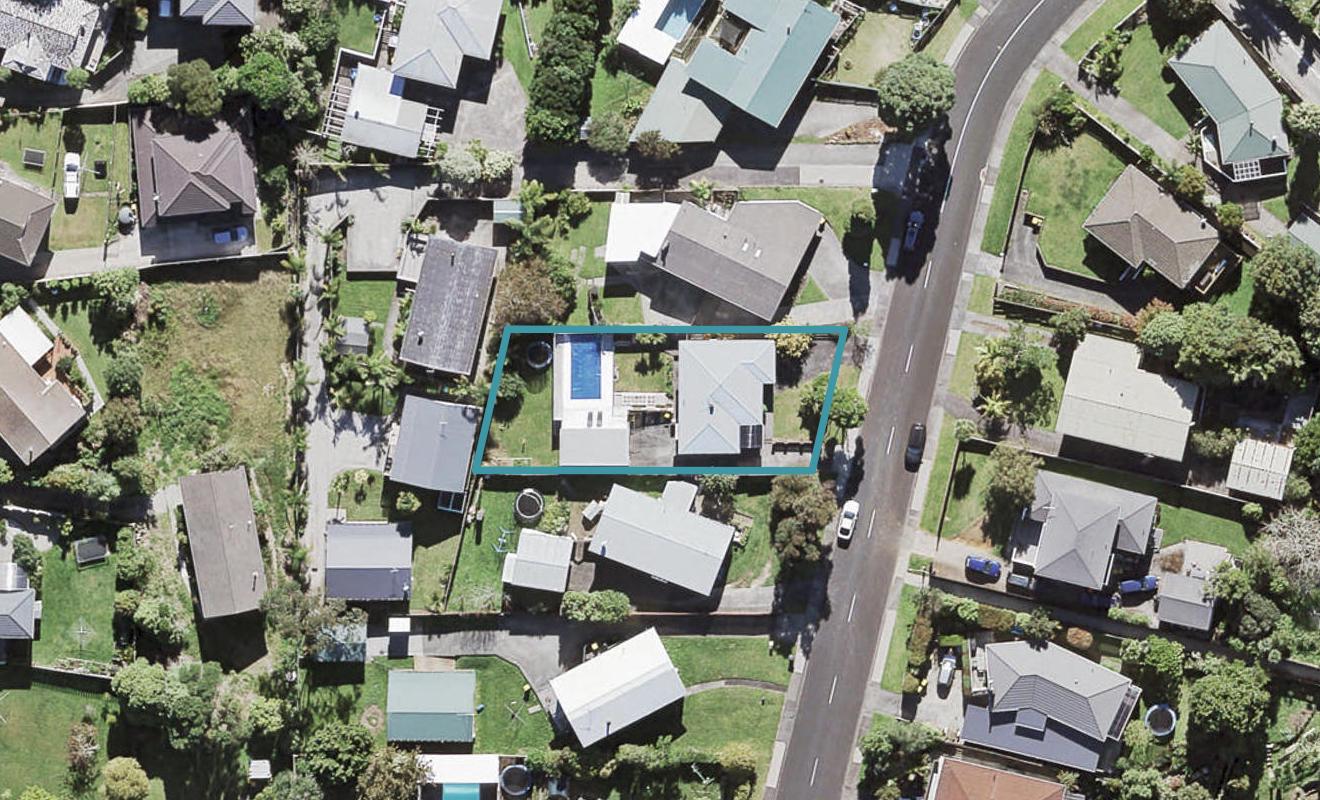 25 Lantana Road, Green Bay, Auckland - Carousel 1