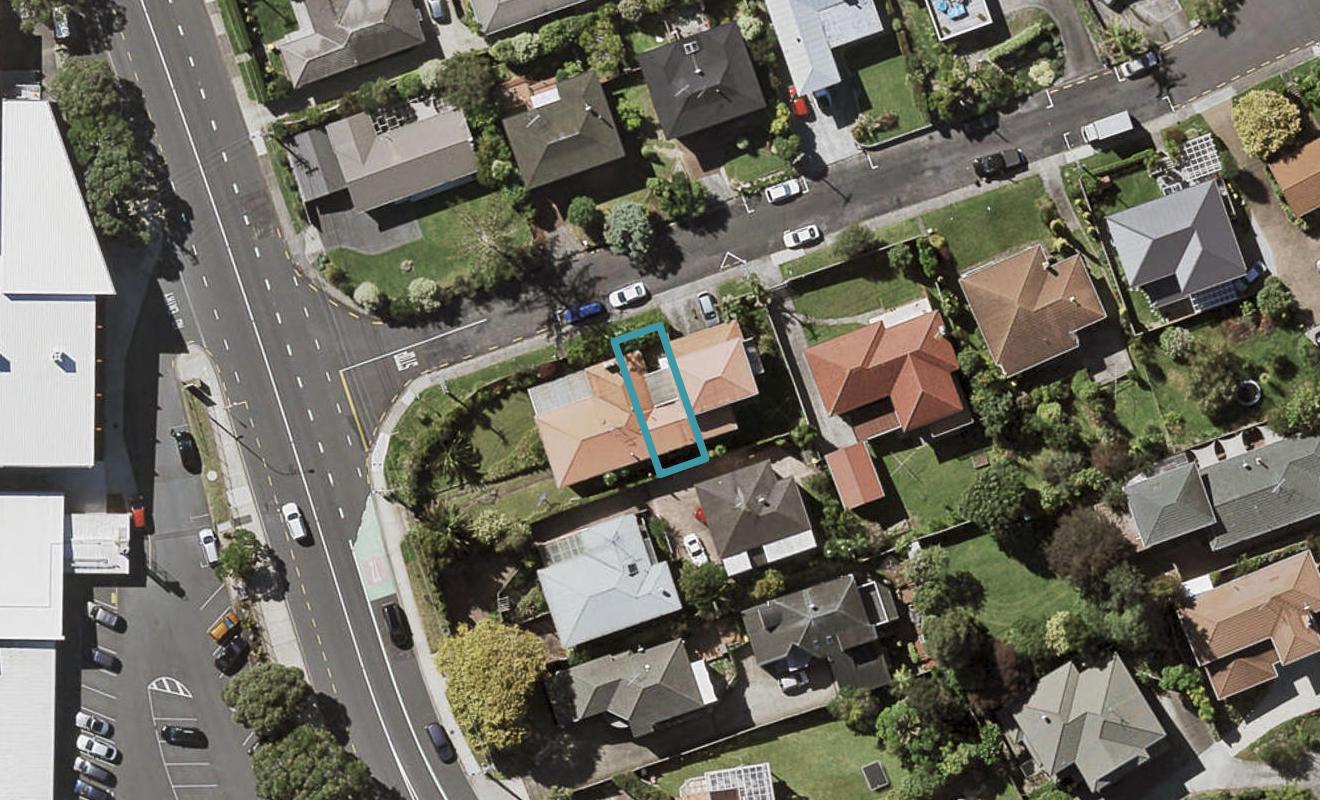 1D Currey Crescent, Milford, Auckland - Carousel 1