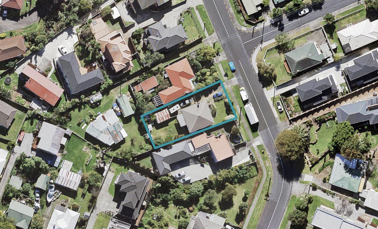 44 Nikau Street, New Lynn, Auckland - Carousel 1