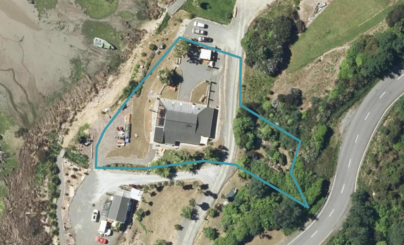 129 Queen Charlotte Drive, Havelock, Picton - Carousel 1