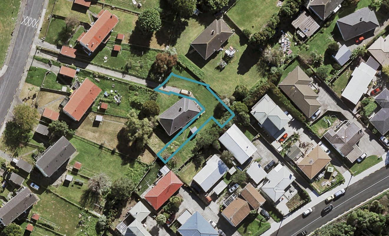 7 Tuhono Lane, Northcote, Auckland - Carousel 1