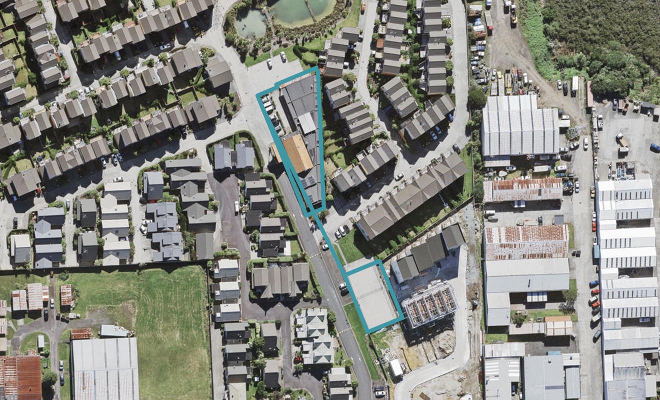 2/176 Mcleod Road, Te Atatu South, Auckland - Carousel 1