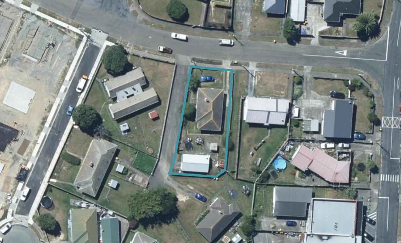 8 Falcon Street, Cannons Creek, Porirua - Carousel 1