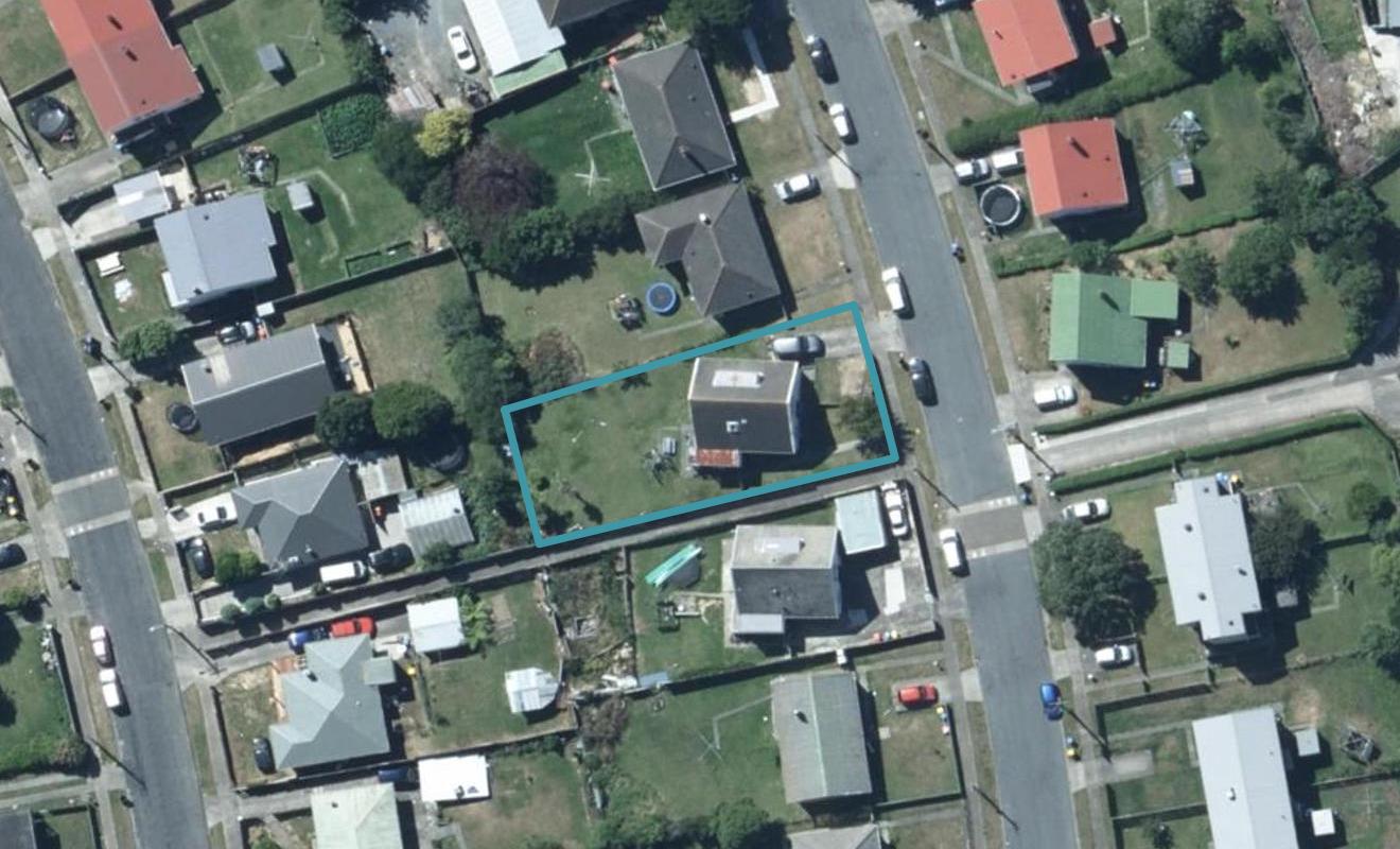 24 Aberfeldy Street, Cannons Creek, Porirua - Carousel 1