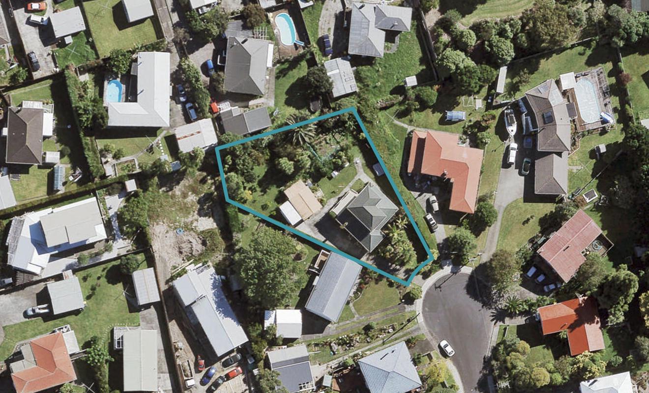 14 Gaede Terrace, Sunnyvale, Auckland - Carousel 1