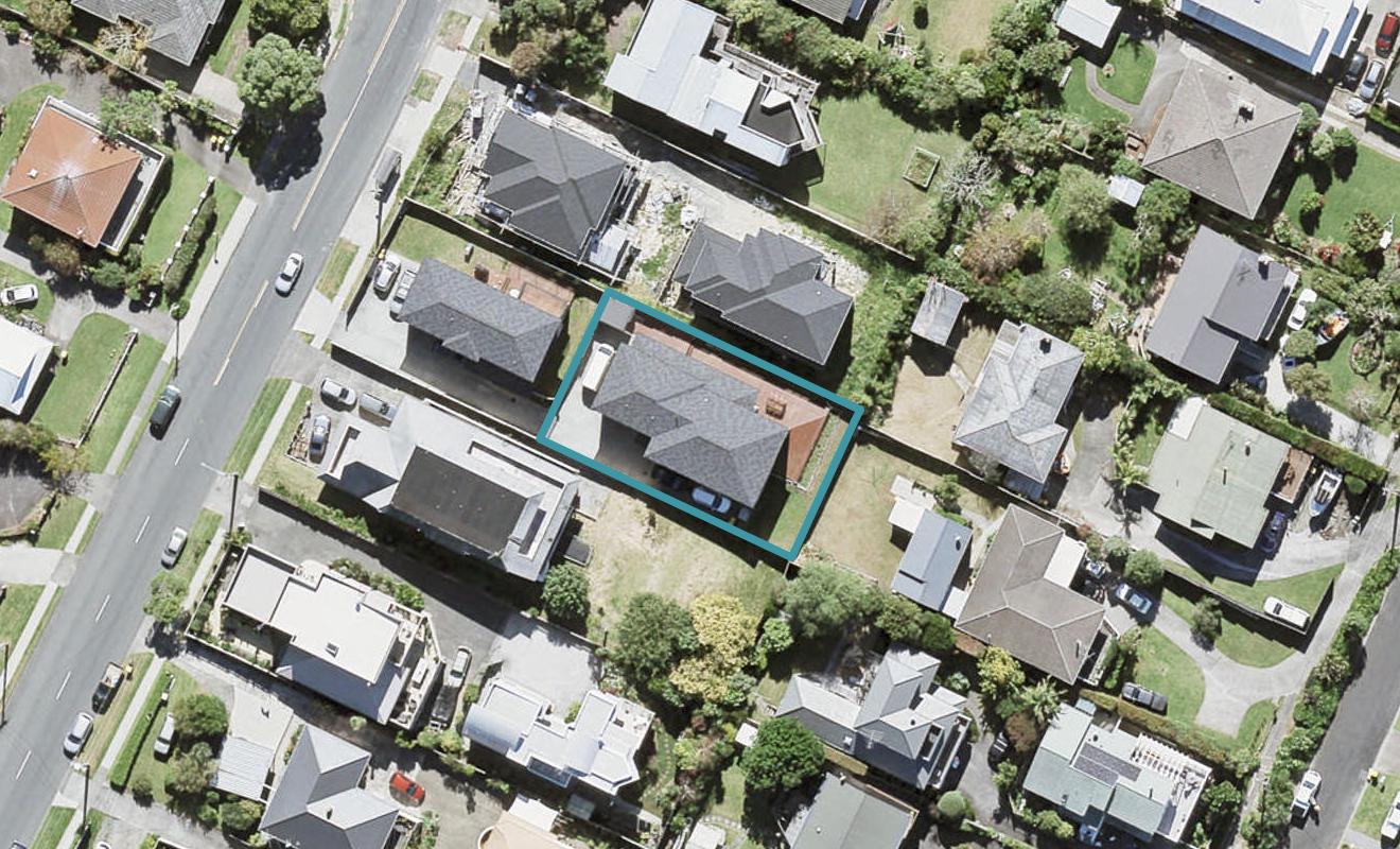 79A Deep Creek Road, Waiake, Auckland - Carousel 1