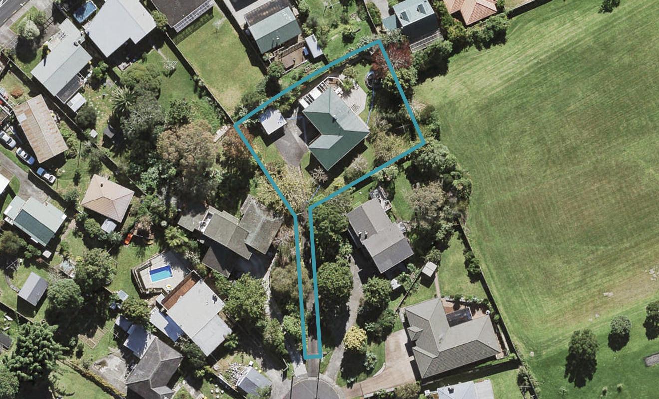 22 Marie Crescent, Te Atatu South, Auckland - Carousel 1