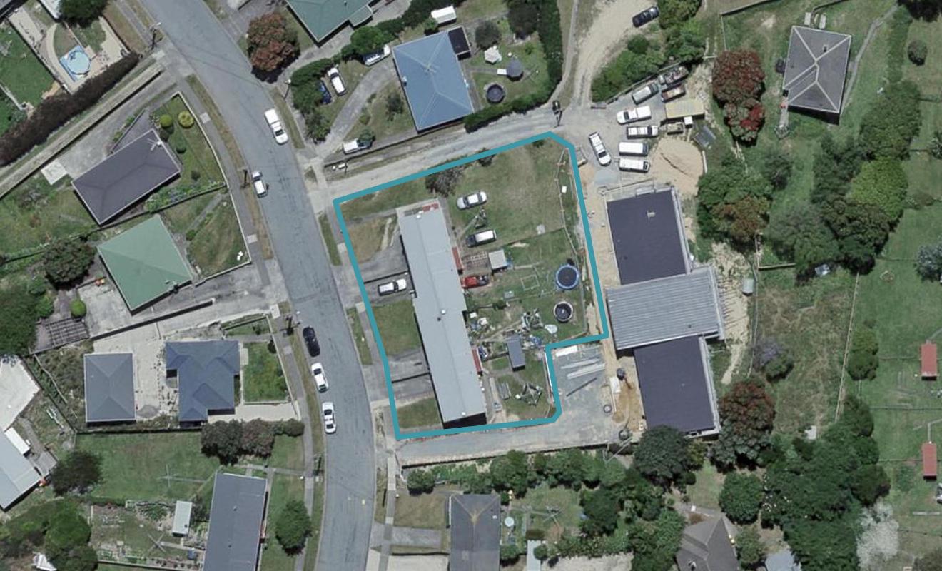 11 Roberts Street, Tawa, Wellington - Carousel 1