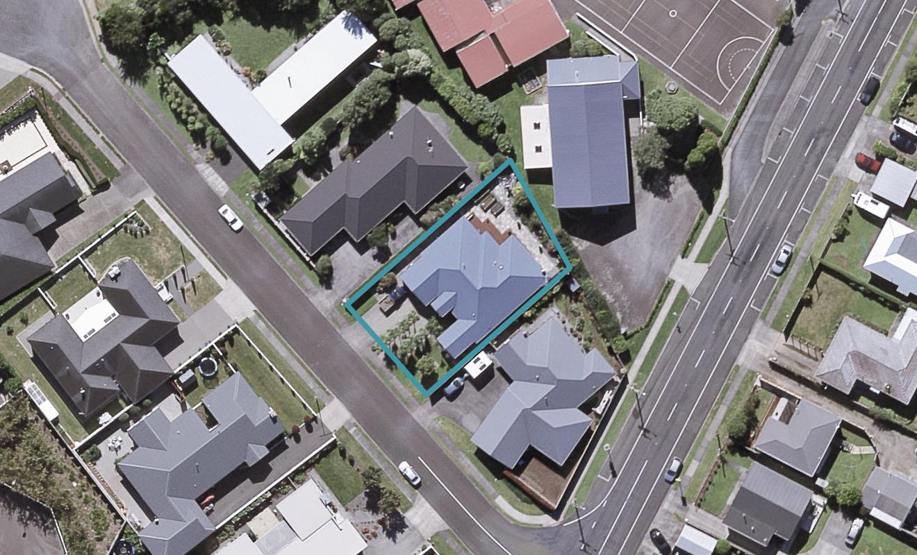 4 Oakwood Drive, Highlands Park, New Plymouth - Carousel 1