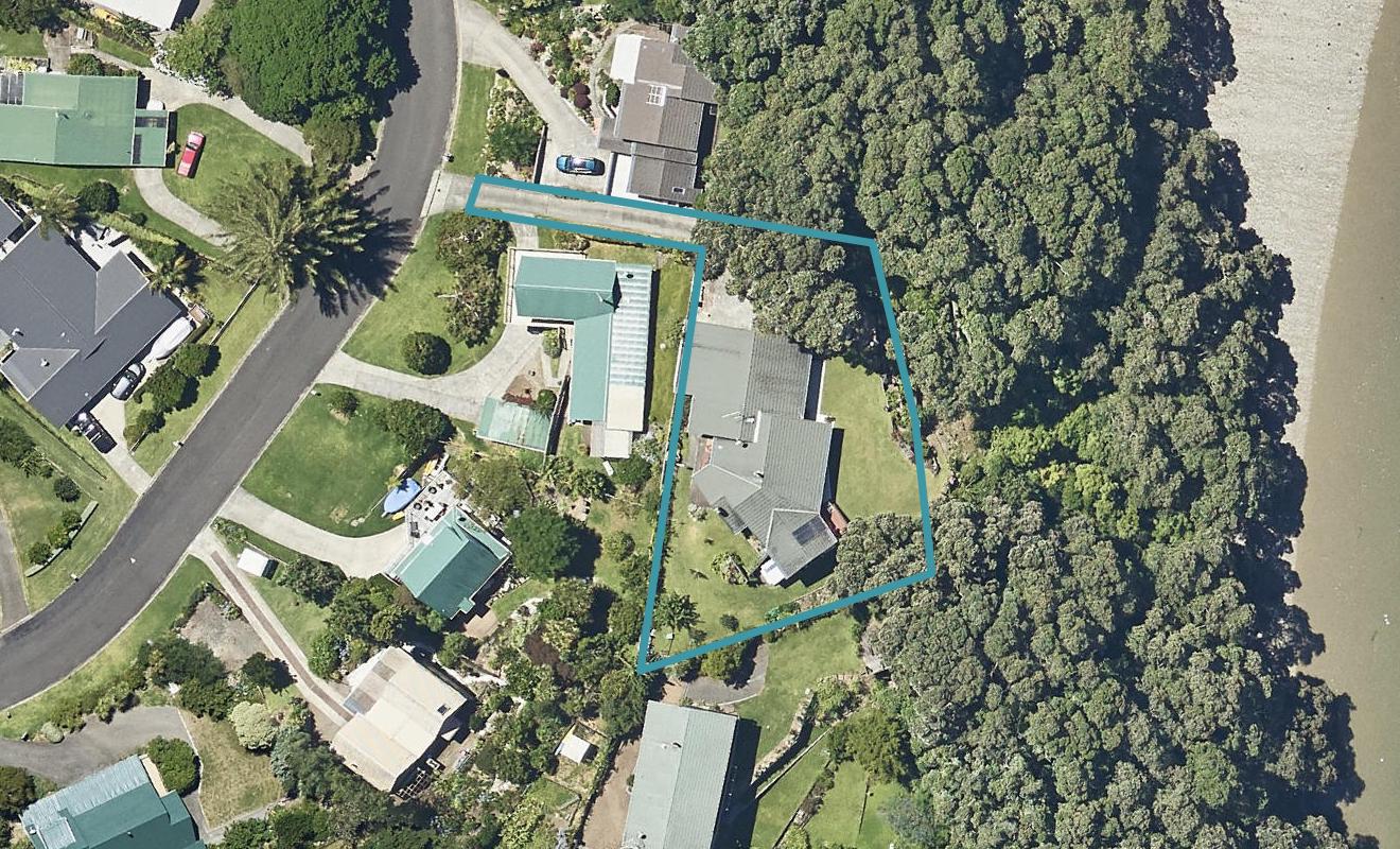 16 Moana Drive, Tanners Point, Katikati - Carousel 1