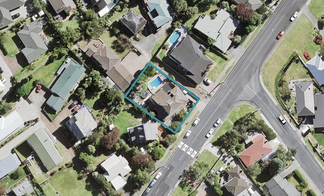 27 Avonleigh Road, Green Bay, Auckland - Carousel 1