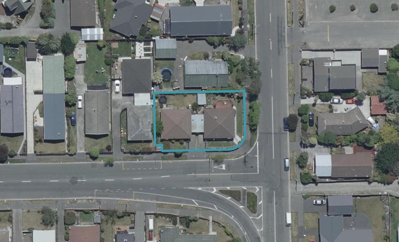 1/2 Queenspark Drive, Parklands, Christchurch - Carousel 1