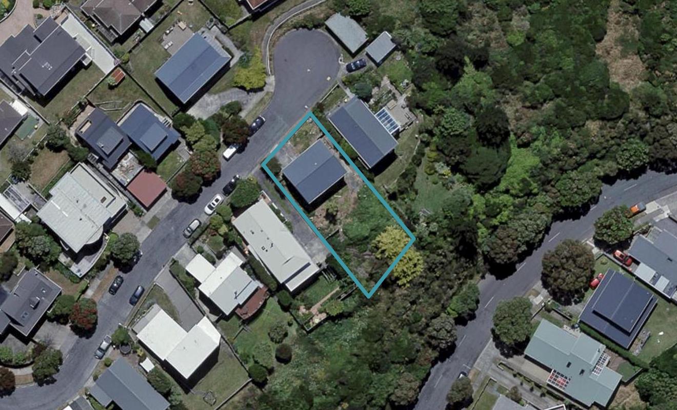18 Cobar Close, Maupuia, Wellington - Carousel 1