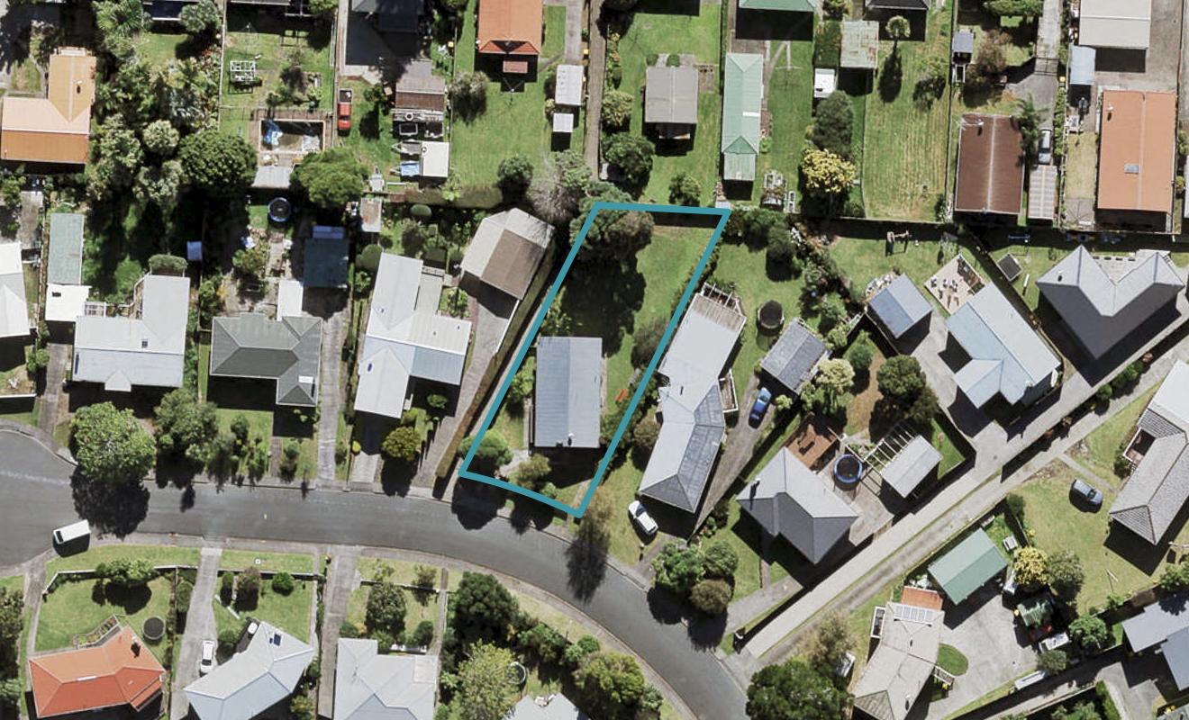 49 Graham Avenue, Te Atatu Peninsula, Auckland - Carousel 1