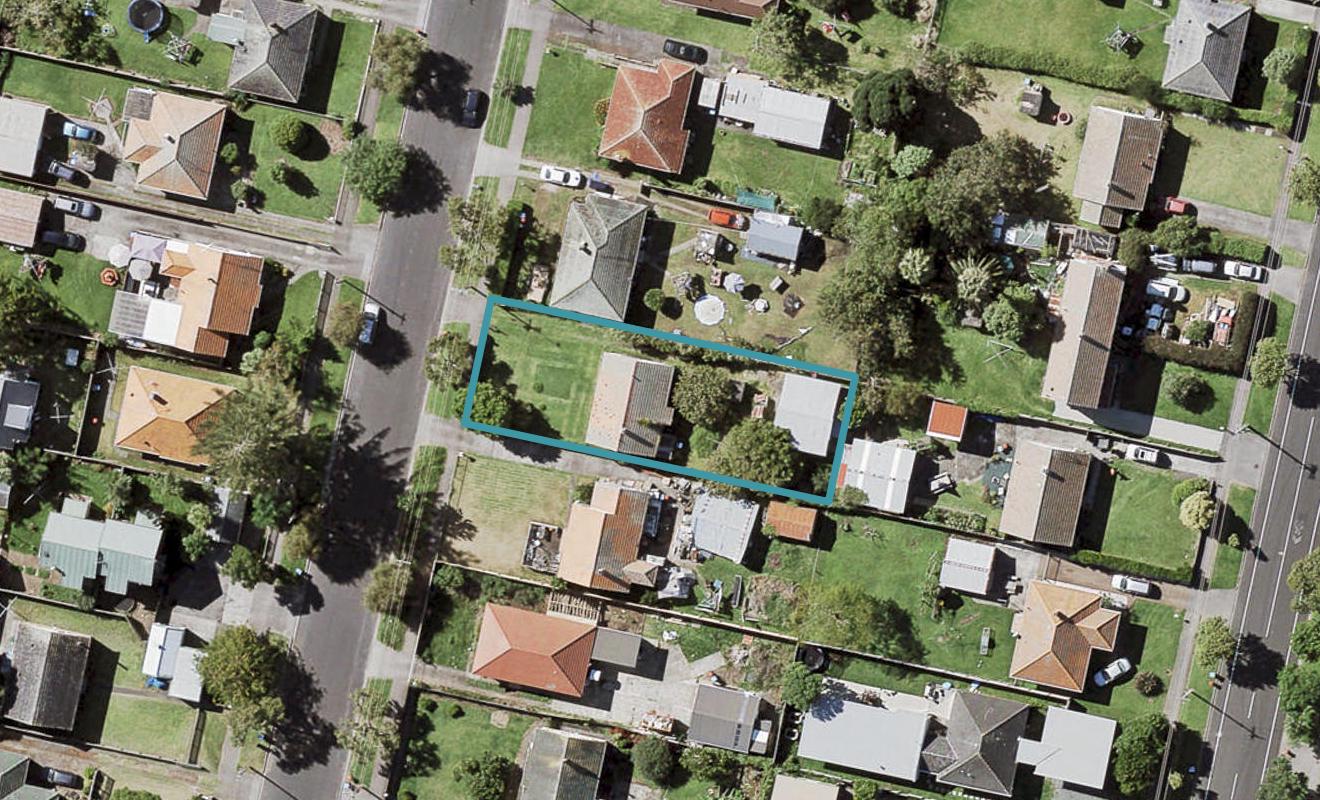 14 Tamatea Avenue, Point England, Auckland - Carousel 1