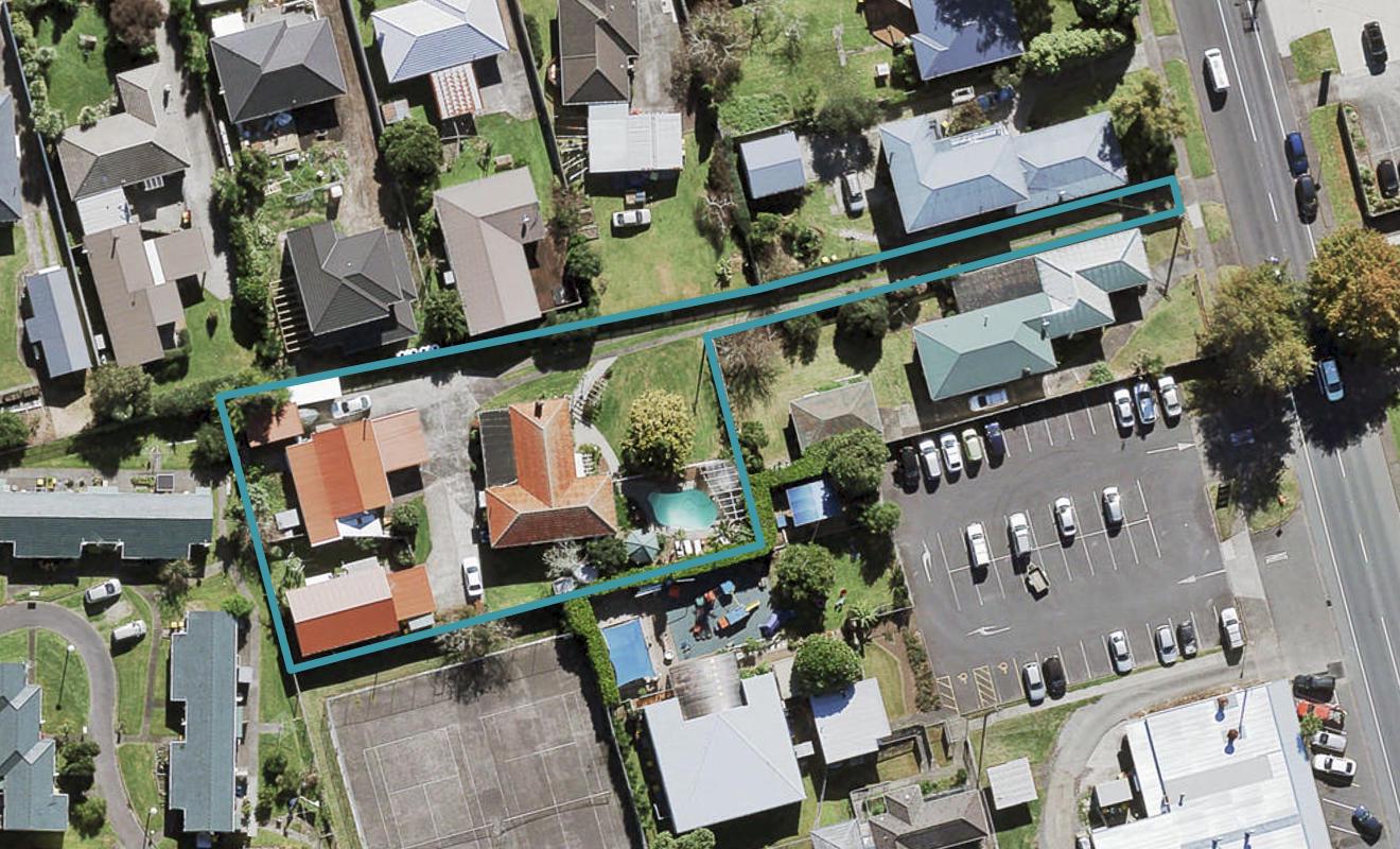 584 Te Atatu Road, Te Atatu Peninsula, Auckland - Carousel 1