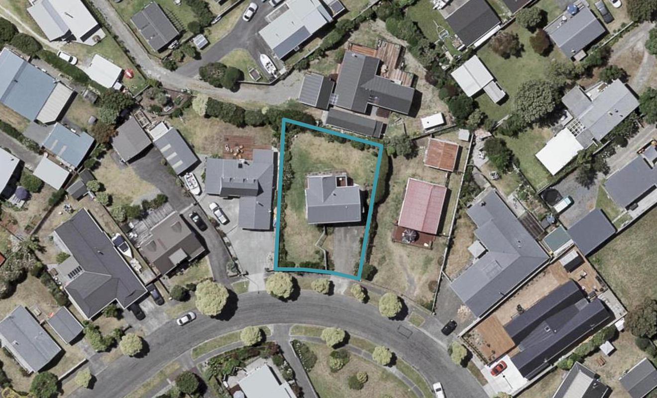 9 Whitmore Grove, Waikanae Beach, Waikanae - Carousel 1