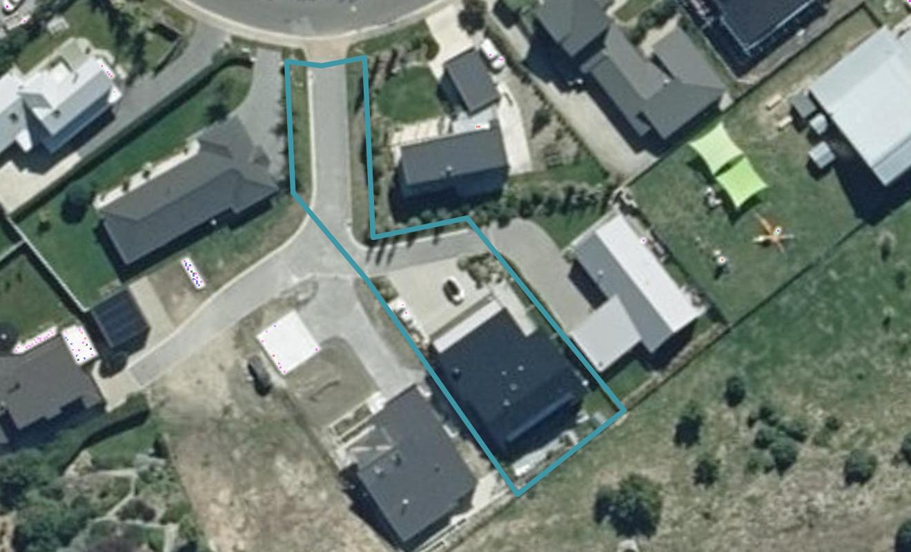 3 Houliston Close, Wanaka - Carousel 1
