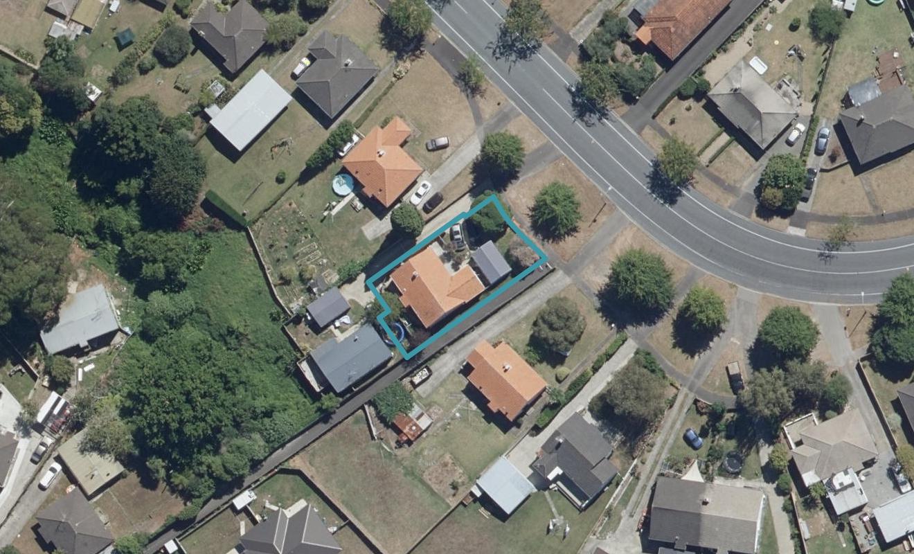 100 Fairfield Road, Fairfield, Hamilton - Carousel 1