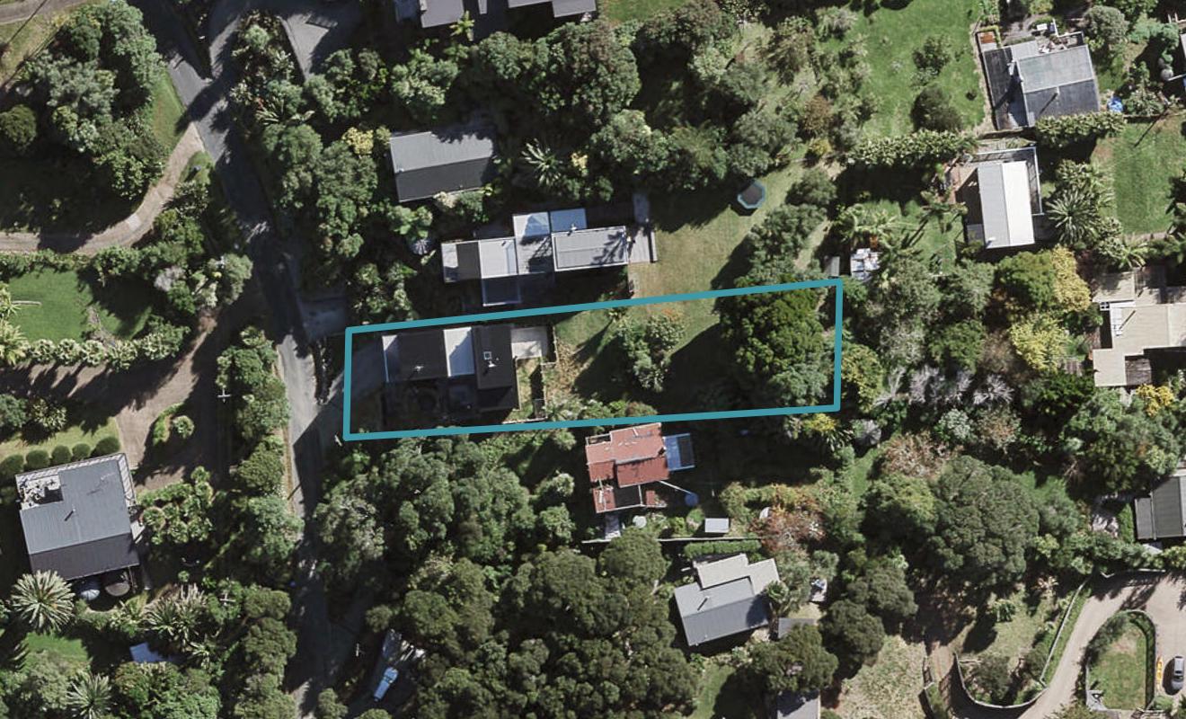 10 Tiri View Road, Palm Beach, Waiheke Island - Carousel 1
