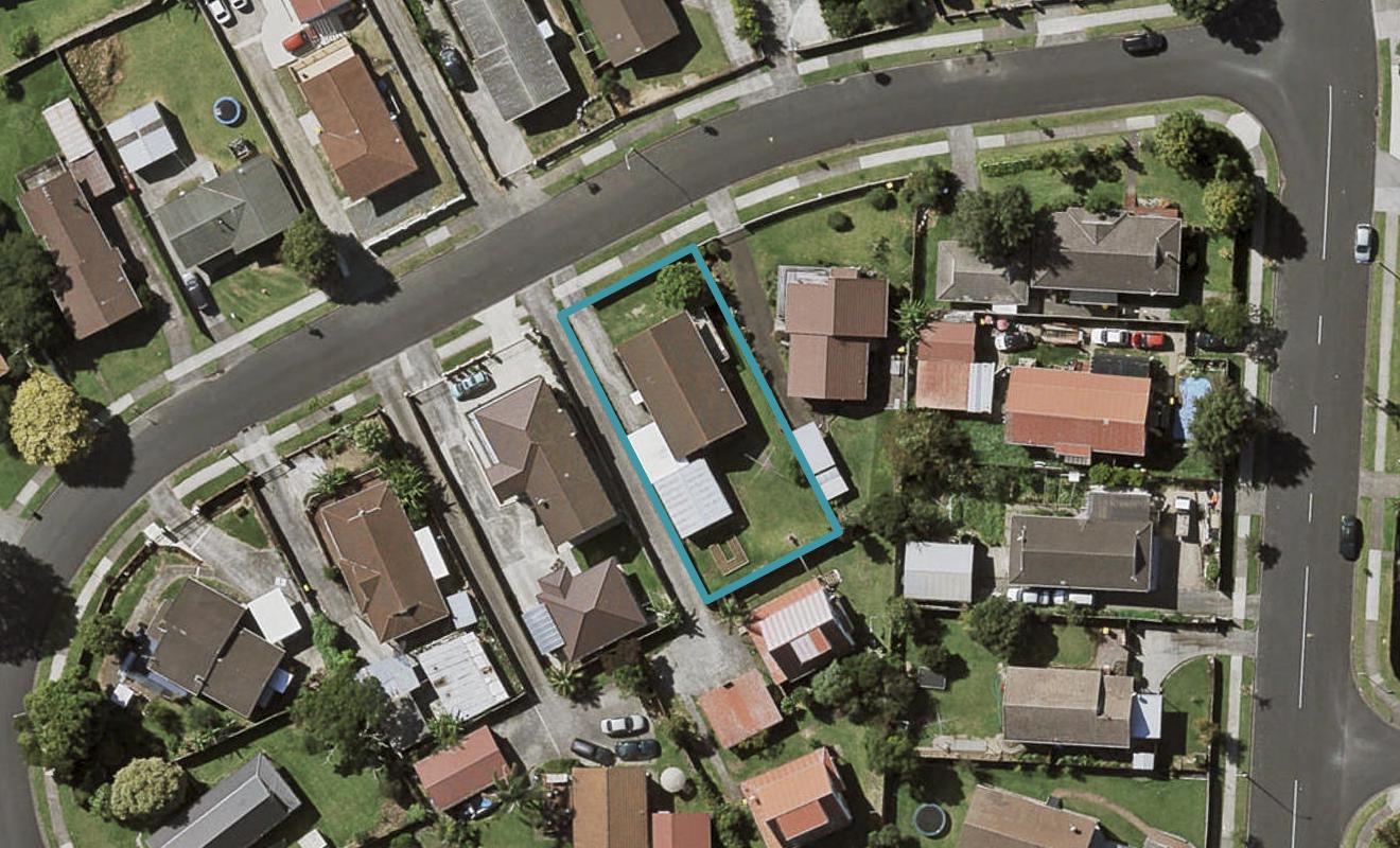 6 Greenstone Place, Clover Park, Auckland - Carousel 1
