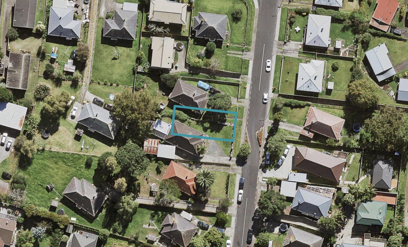 10A Potter Avenue, Northcote, Auckland - Carousel 1