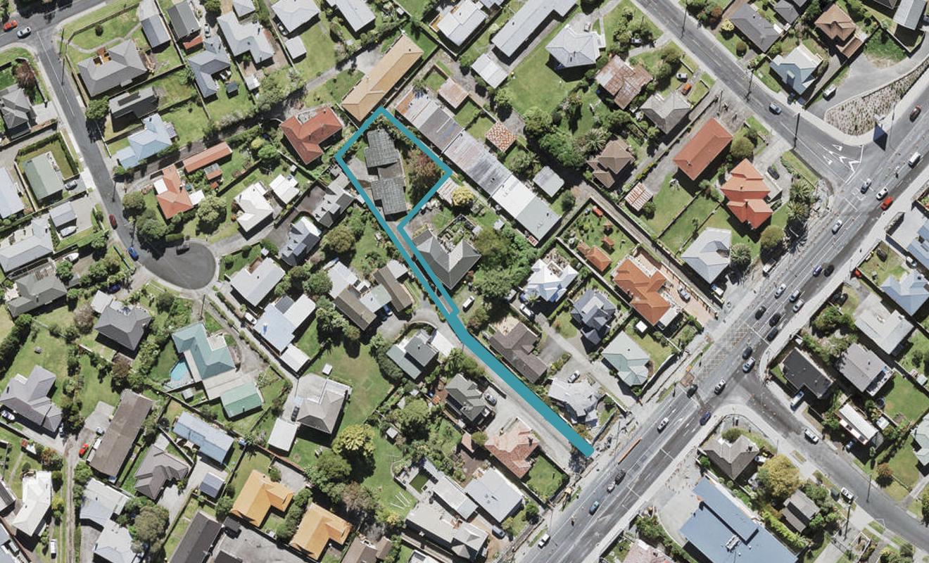 1/332A Te Atatu Road, Te Atatu South, Auckland - Carousel 1