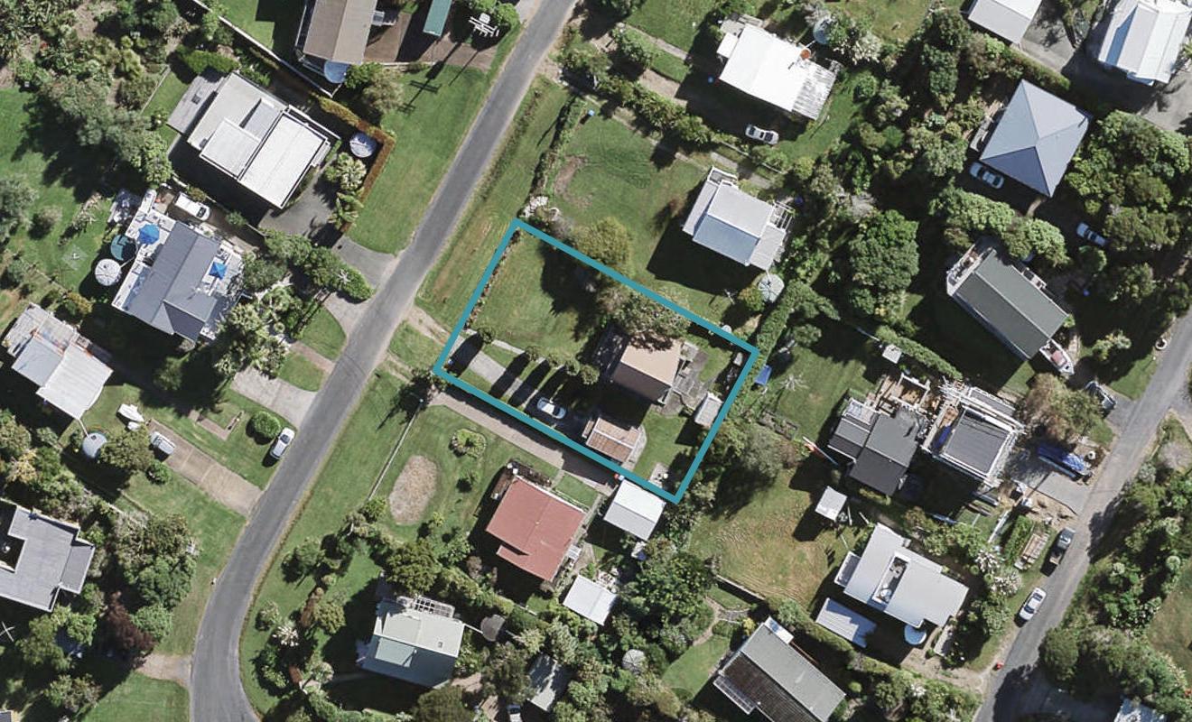 30 Kiwi Street, Oneroa, Waiheke Island - Carousel 1