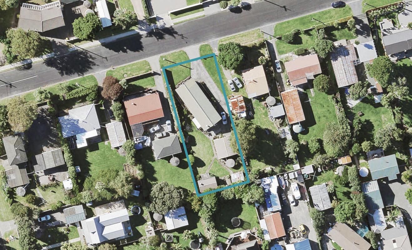 39 First View Avenue, Beachlands, Auckland - Carousel 1