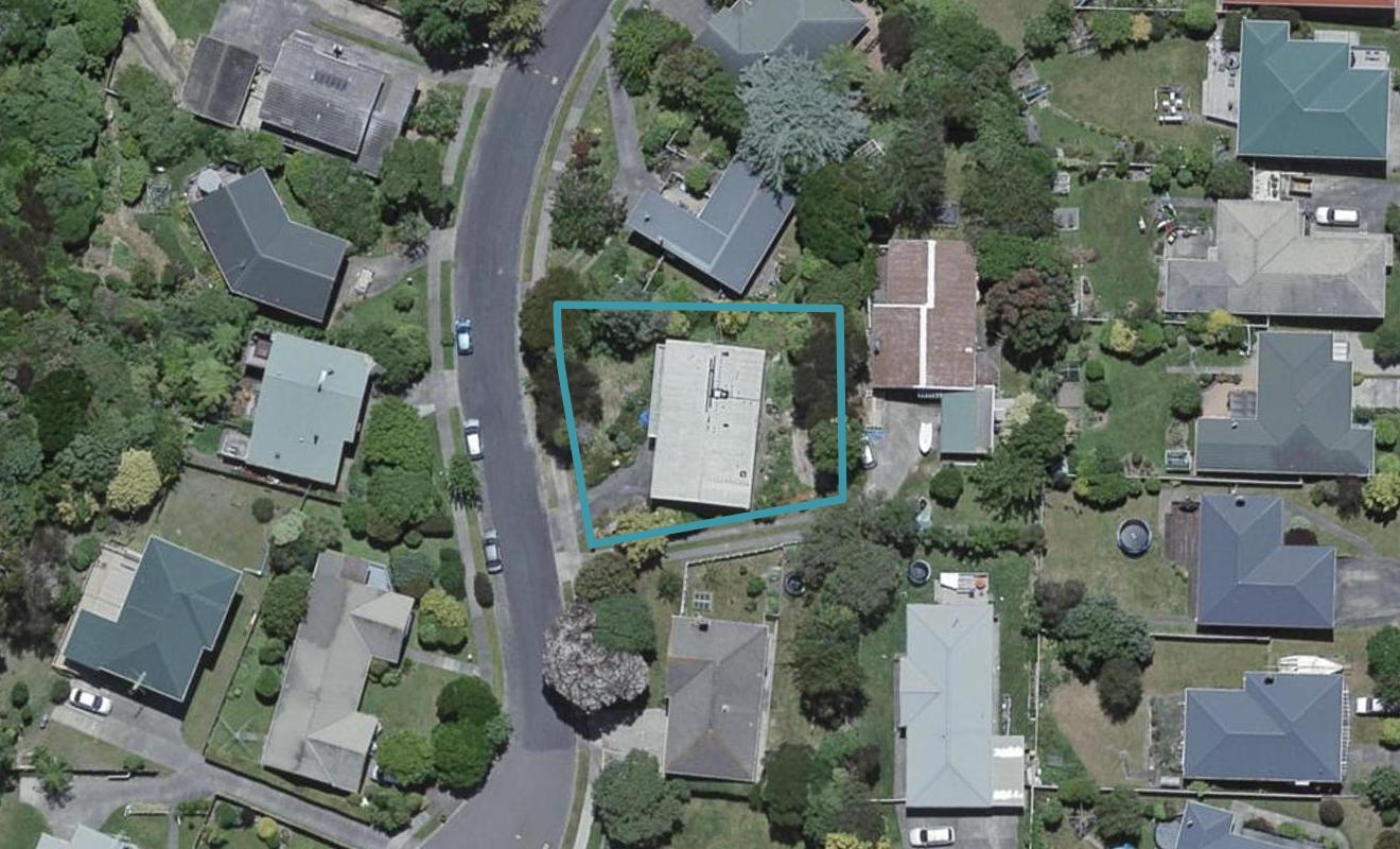 29 Pembroke Street, Tawa, Wellington - Carousel 1
