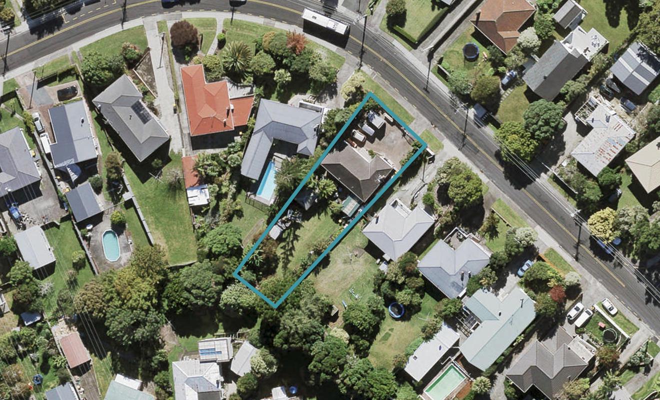 23 Royal View Road, Te Atatu South, Auckland - Carousel 1