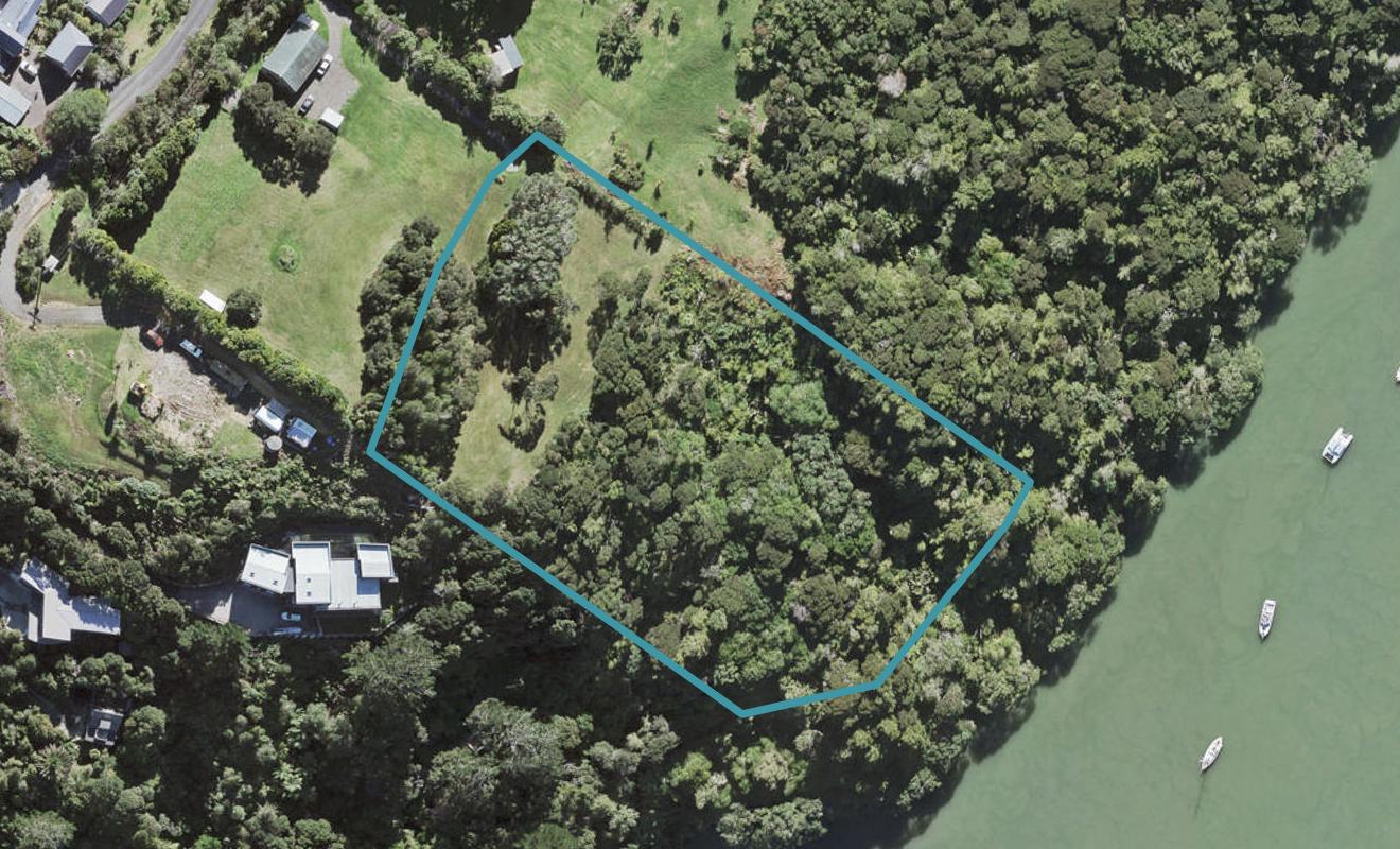 9 Buckleys Track, PAREMOREMO, AUCKLAND - Carousel 1