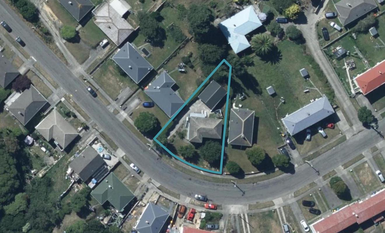 15 Cornwall Crescent, Cannons Creek, Porirua - Carousel 1