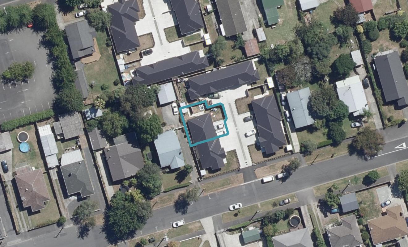 2/11 Oxford Street, Fairfield, Hamilton - Carousel 1