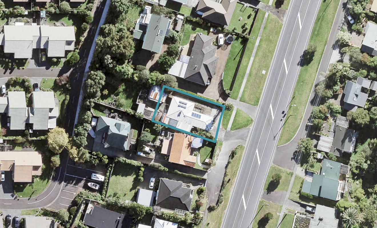 908 East Coast Road, Northcross, Auckland - Carousel 1