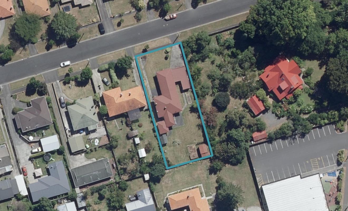 12 James Street, Hamilton East, Hamilton - Carousel 1