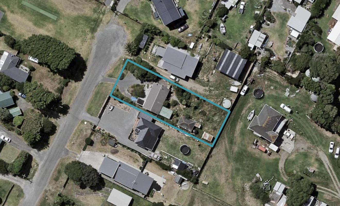 4 Gawler Street, Te Horo Beach - Carousel 1