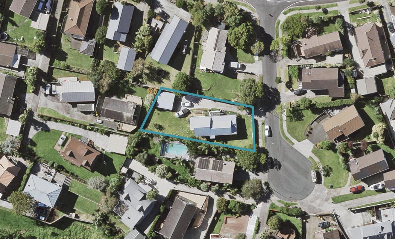5 Seaglen Place, Botany Downs, Auckland - Carousel 1