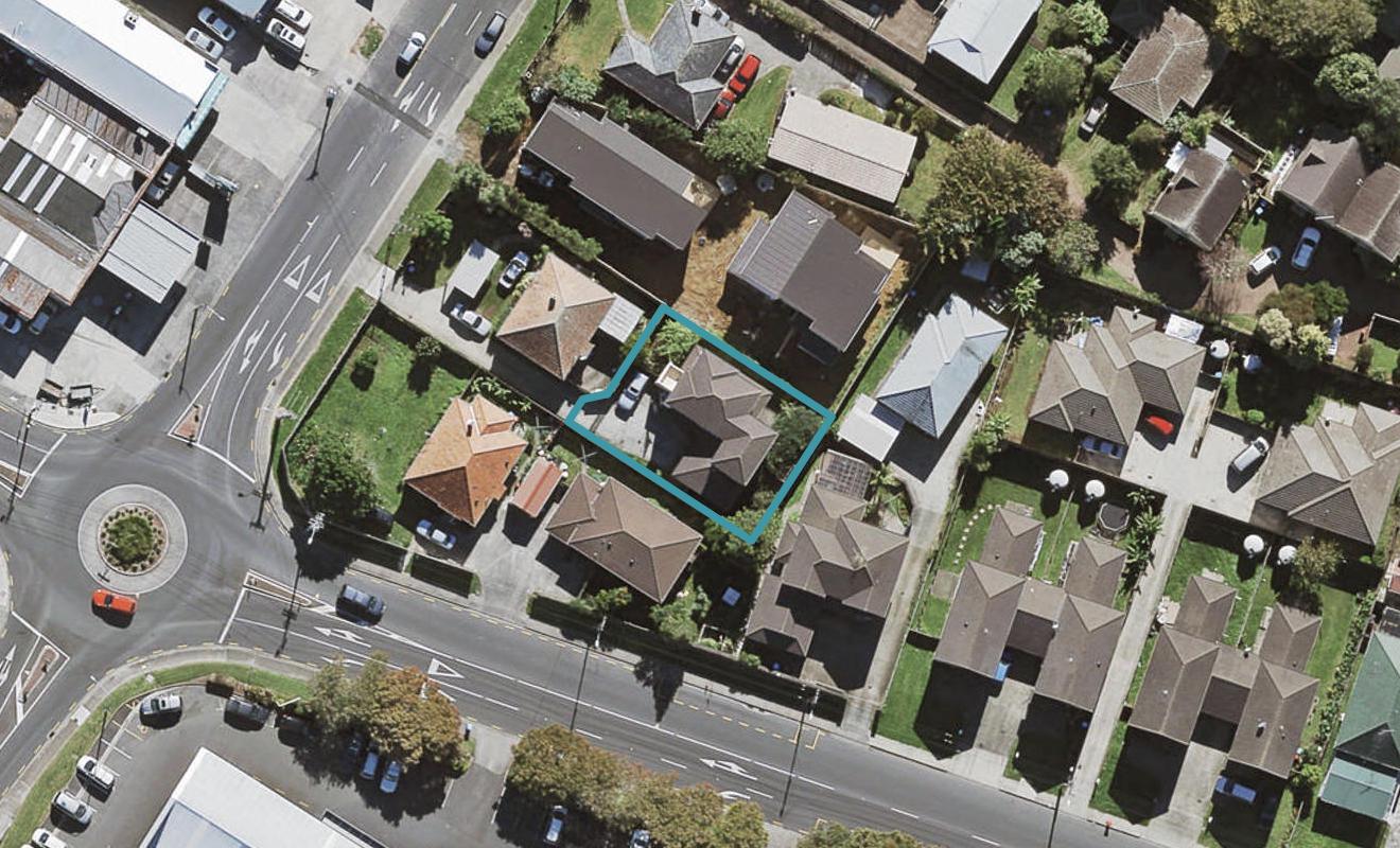 64A Hayr Road, Three Kings, Auckland - Carousel 1