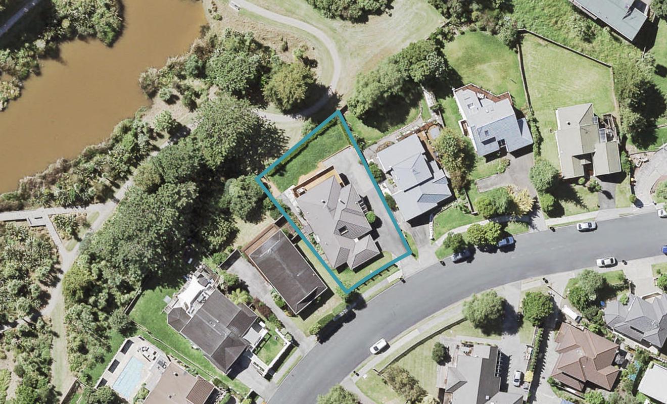 7 Bayside Drive, Browns Bay, Auckland - Carousel 1
