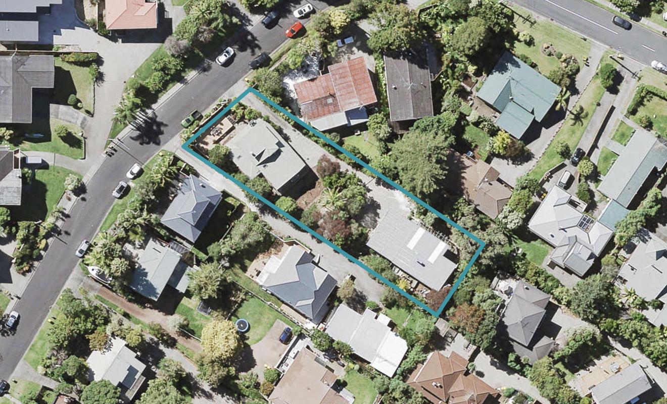 1/2 Rossmore Terrace, Murrays Bay, Auckland - Carousel 1