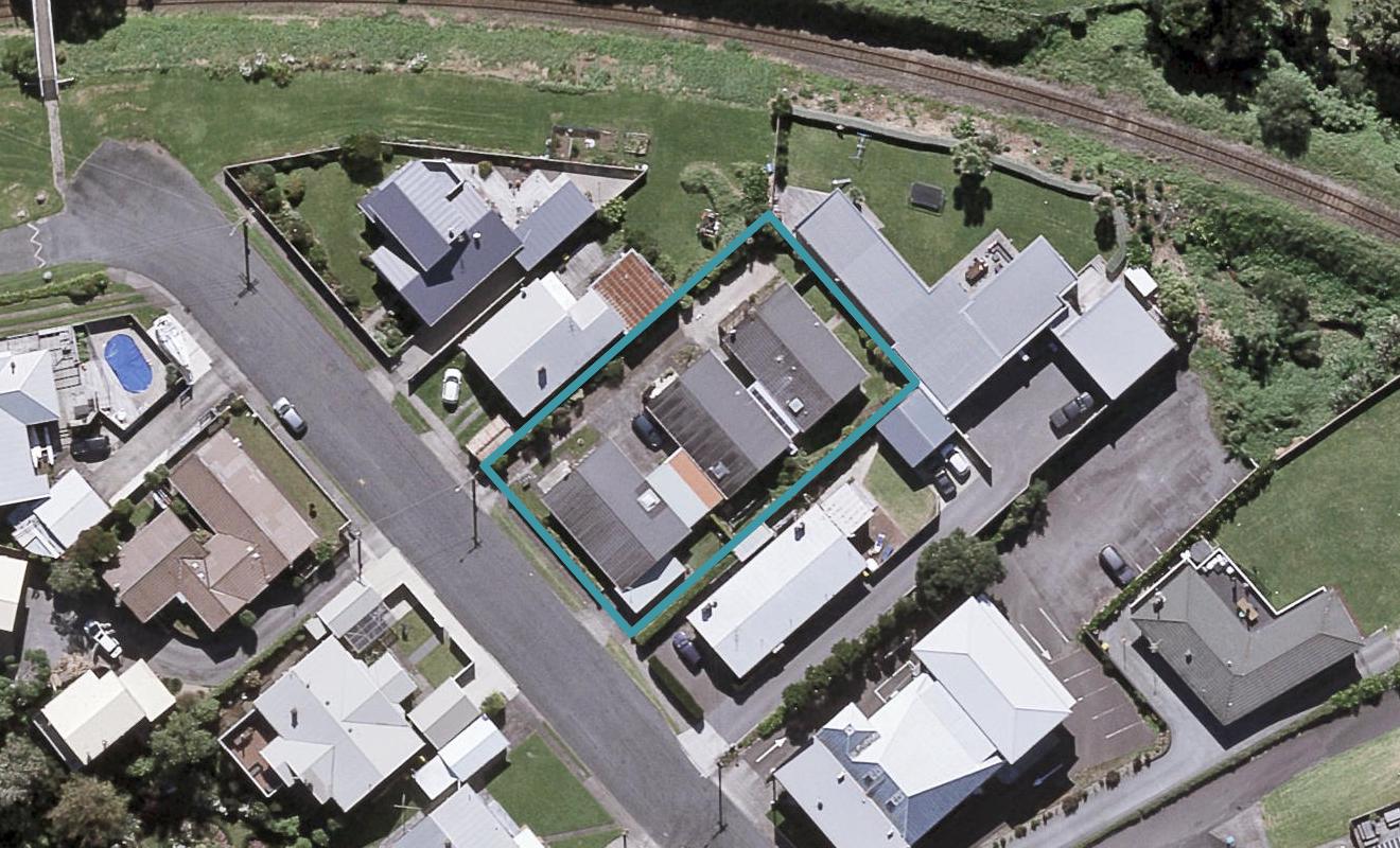 1/5 Baring Terrace, Strandon, New Plymouth - Carousel 1