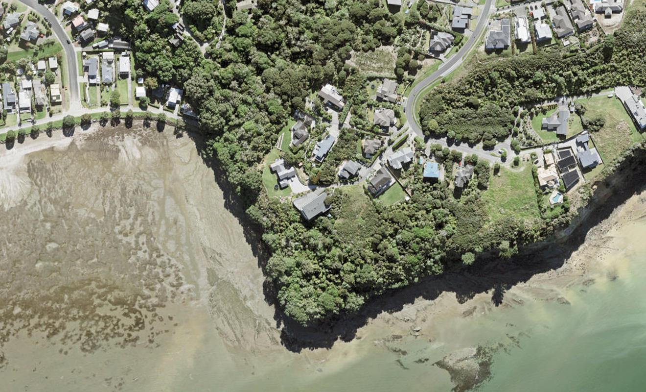 52 Beauvoir Avenue, Matakatia, Whangaparaoa - Carousel 1