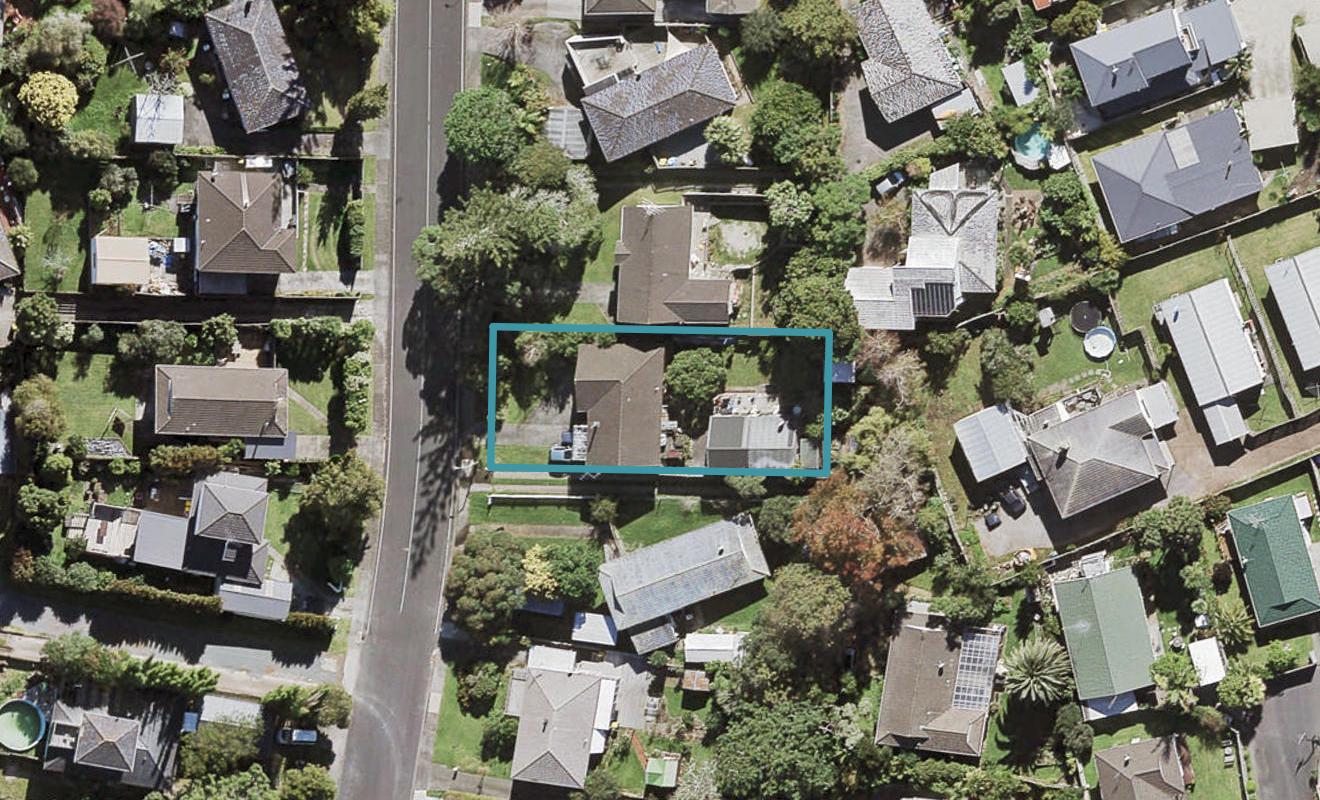 44 Hellyers Street, Birkdale, Auckland - Carousel 1
