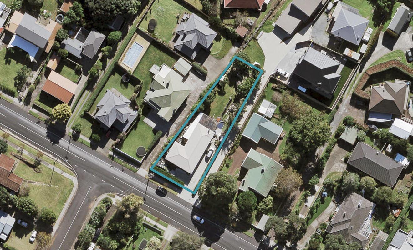 16 Boyd Avenue, Mangere Bridge, Auckland - Carousel 1