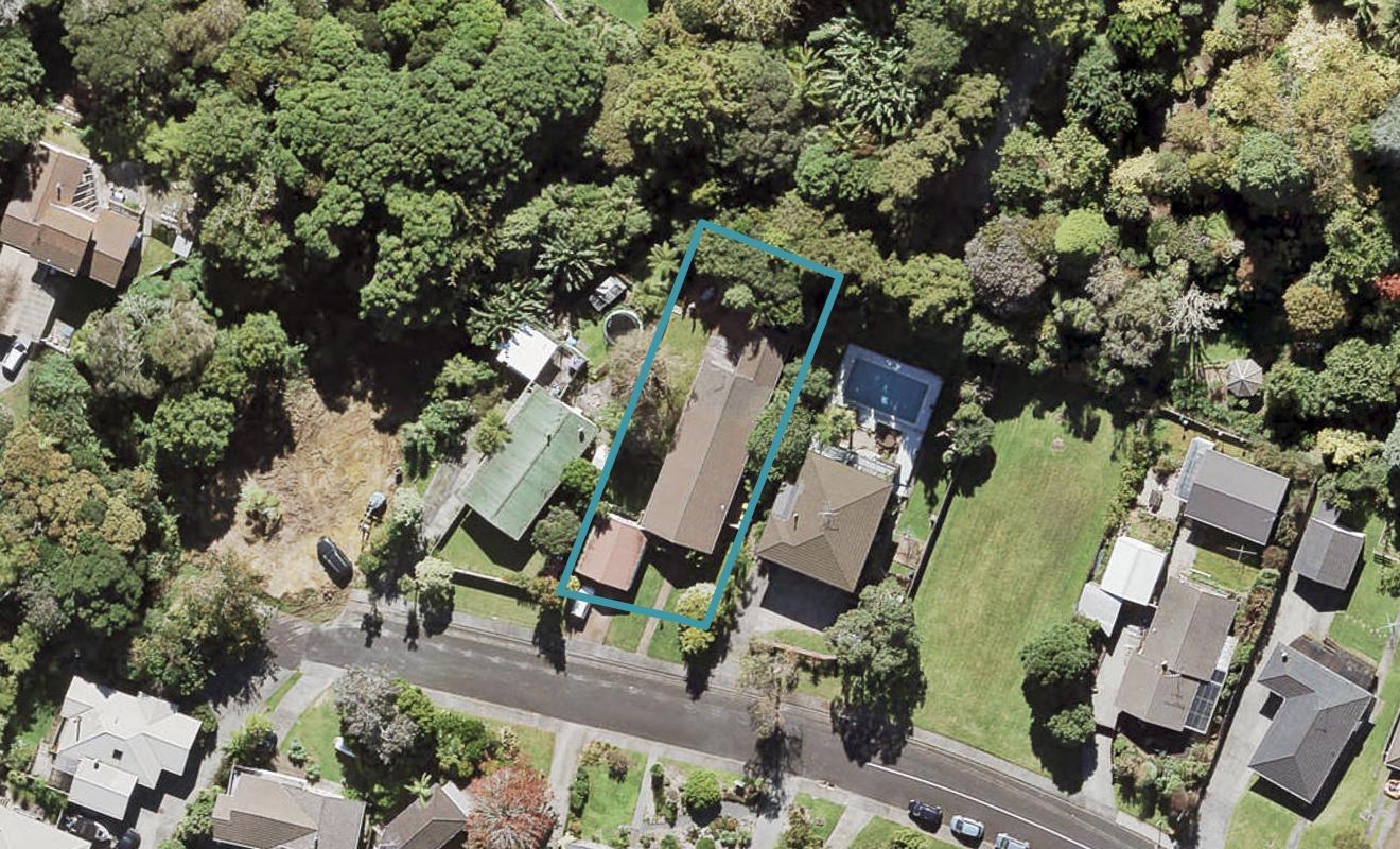 21 The Grove, Titirangi, Auckland - Carousel 1